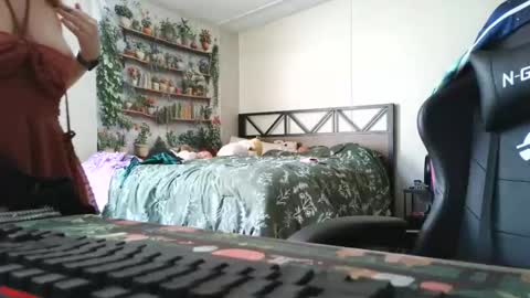 Snapshot of sarahpmummy chatting on May 19, 8:48 pm Sarah online show from May 19, 8:48 pm