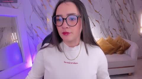 Snapshot of sarahrhodes_ chatting on October 15, 11:32 am Sarah Rhodes online show from October 15, 11:32 am