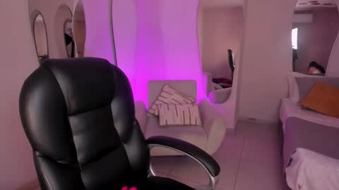 Snapshot of sarahrhodes_ chatting on November 21, 12:26 pm Sarah Rhodes online show from November 21, 12:26 pm