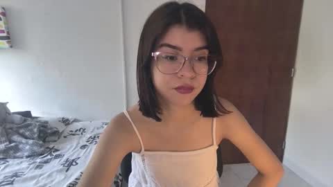 Sarah  online show from September 21, 3:35 pm