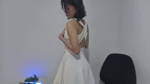 Sarah  online show from October 14, 8:20 pm