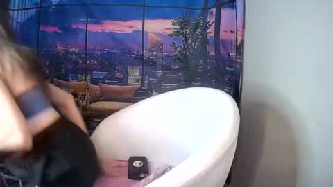 SarahStarr online show from December 16, 5:23 am