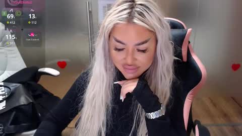 Sarah online show from October 3, 7:38 am