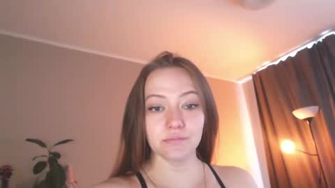 Snapshot of sarahsweetie_ chatting on May 16, 10:01 am Sarah online show from May 16, 10:01 am