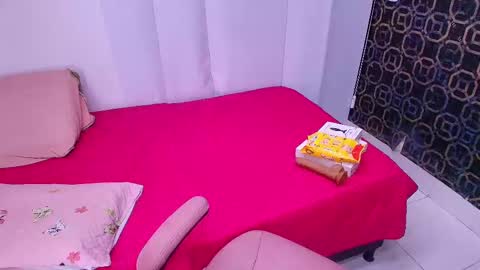 Snapshot of sarak_ chatting on February 19, 12:00 pm Sara online show from February 19, 12:00 pm