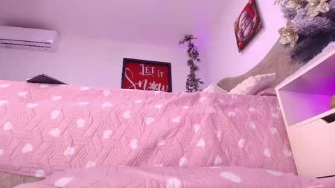 Snapshot of sarak_ chatting on December 5, 12:03 pm Sara online show from December 5, 12:03 pm