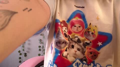 Snapshot of sarakinski chatting on January 7, 6:59 am Sara online show from January 7, 6:59 am