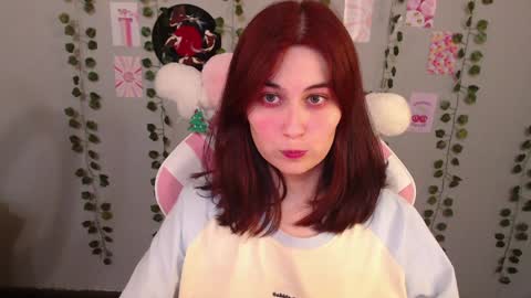 Snapshot of sarakinski chatting on January 10, 12:47 pm Sara online show from January 10, 12:47 pm