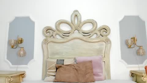 Snapshot of saralloyd chatting on December 29, 2:10 pm Sara online show from December 29, 2:10 pm