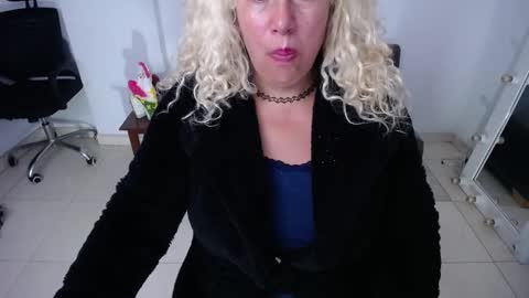 Saraloves online show from November 9, 1:48 am