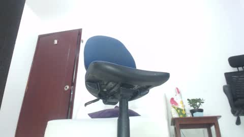 Saraloves online show from March 4, 10:54 am