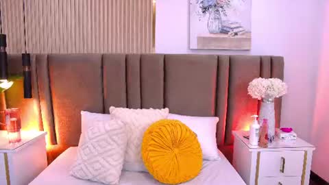 Snapshot of saralugo chatting on June 15, 7:05 pm Sara Lugo online show from June 15, 7:05 pm