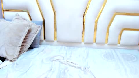   online show from September 17, 5:14 pm