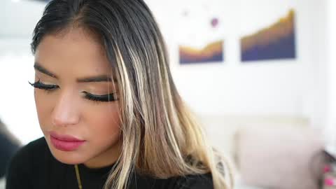 Sara online show from December 2, 9:39 pm