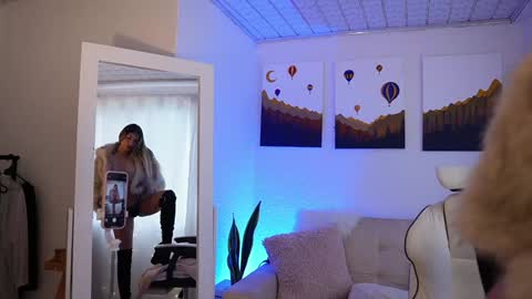 Sara online show from December 7, 9:11 pm