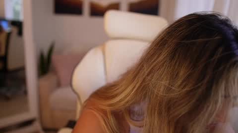 Sara online show from January 10, 10:04 pm