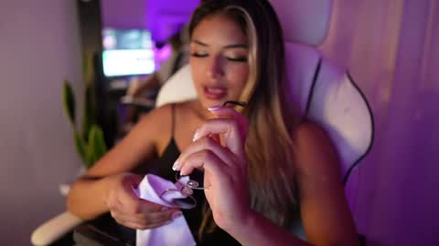 Sara online show from January 30, 11:45 pm