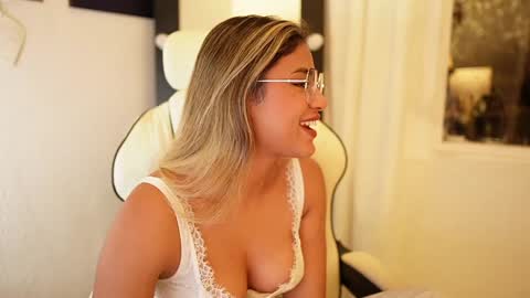 Sara online show from February 1, 12:29 am