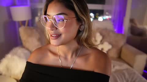 Sara online show from March 4, 11:54 pm