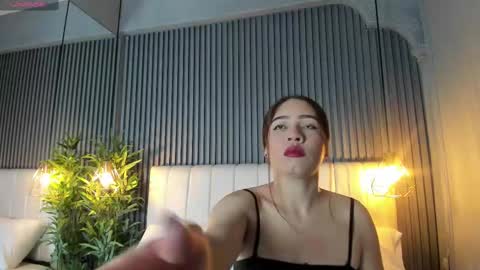 Sara   online show from November 10, 10:53 pm