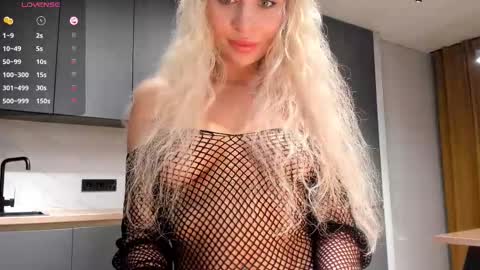 Sara online show from December 2, 8:48 pm