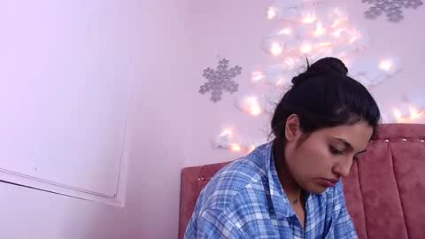 sarastonesx online show from December 13, 9:24 am