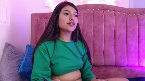 sarastonesx online show from December 14, 8:45 am