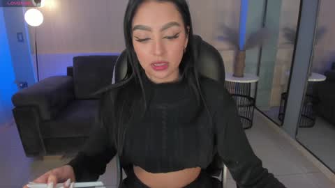 Sara Winstone online show from December 14, 7:46 pm