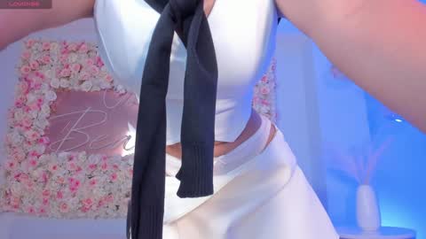 Sara Winstone online show from January 7, 7:59 pm