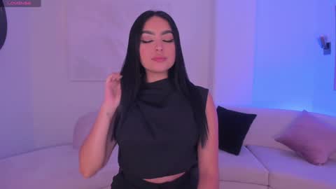 Sara Winstone online show from January 18, 11:11 am