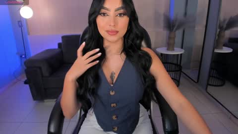 Sara Winstone online show from January 26, 11:28 am