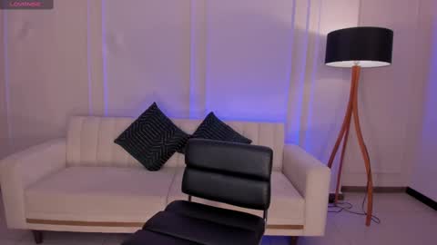 Sara Winstone online show from February 18, 10:14 pm