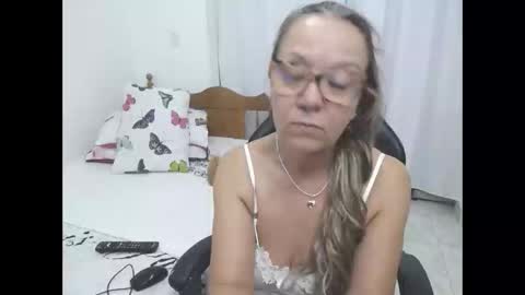 saray1221 online show from March 3, 9:53 pm