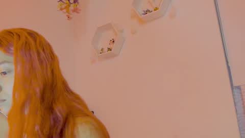 Snapshot of saray2312 chatting on November 12, 11:25 pm Saray online show from November 12, 11:25 pm