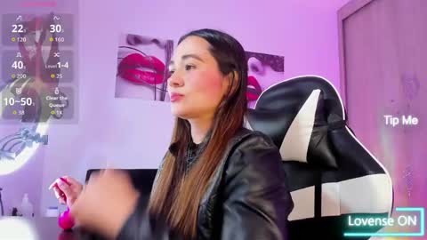 Snapshot of saray_mendoza chatting on June 2, 1:18 am Saray Mendoza online show from June 2, 1:18 am