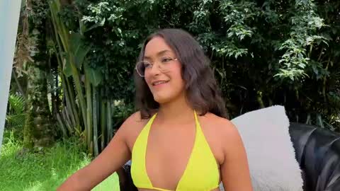 sarazuletaa online show from April 22, 3:24 pm