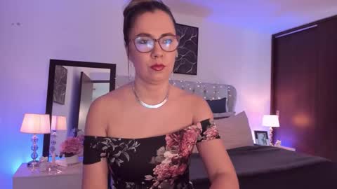 sarha online show from September 12, 1:33 pm