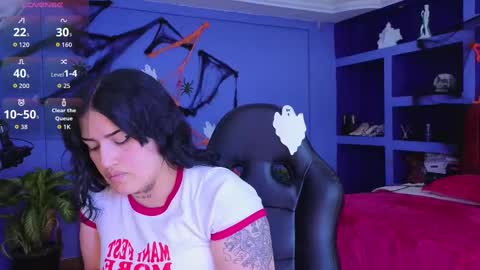 Sari  online show from November 2, 8:11 pm