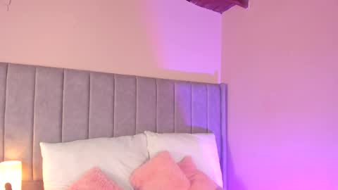 Snapshot of sarigarcia chatting on November 9, 5:28 am Sara Garcia online show from November 9, 5:28 am