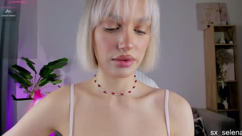 Your Selena 3 online show from April 5, 3:04 am