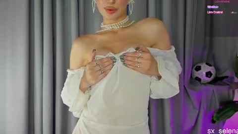 Your Selena 3 online show from July 5, 4:19 am
