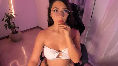 Snapshot of sarima420 chatting on October 21, 8:42 pm Sarima and Leo online show from October 21, 8:42 pm