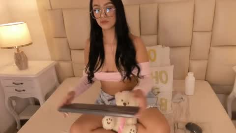 Snapshot of sarit_ chatting on May 13, 7:33 pm sarit_ online show from May 13, 7:33 pm