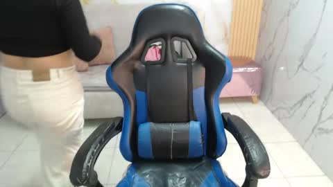 Sara  online show from April 9, 8:25 pm