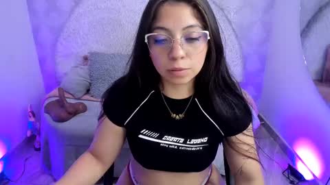 Snapshot of sarita_jane chatting on June 5, 6:52 am Sara online show from June 5, 6:52 am