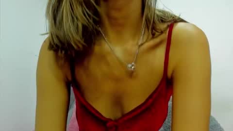 Snapshot of sarita_jones23 chatting on January 6, 12:05 am sarita_jones23 online show from January 6, 12:05 am