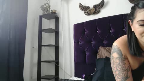 Snapshot of sarita_multisquirt chatting on November 30, 4:11 pm Sara online show from November 30, 4:11 pm