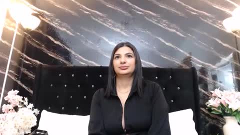 Snapshot of sarita_multisquirt chatting on May 9, 2:06 am Sara online show from May 9, 2:06 am