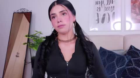 Sara online show from November 25, 8:53 pm