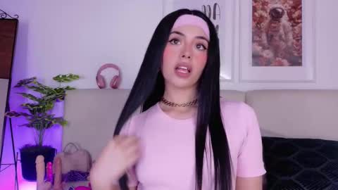 Sara online show from March 6, 9:55 pm